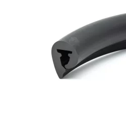 L35 Scheuerleiste Schwarz